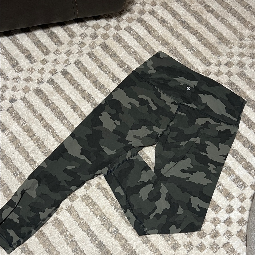 Lululemon women's align crop leggings 23" hem